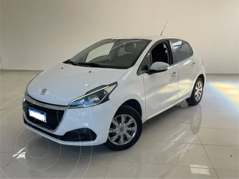 Peugeot 208 Active 1.6 usado (2017) color Blanco Banquise precio $18.000.000