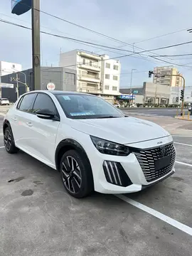 Peugeot 208 GT T200 usado (2024) color Blanco Banquise financiado en cuotas(anticipo $15.000.000)