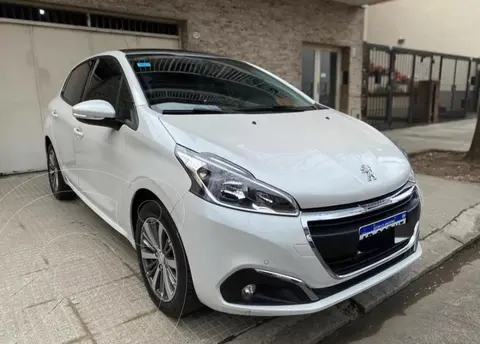 Peugeot 208 Feline 1.6 usado (2019) color Blanco Banquise precio $4.000.000