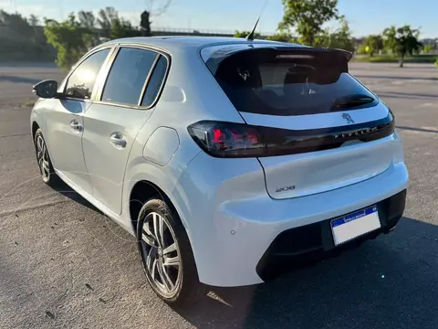 Peugeot 208 Feline 1.6 Tiptronic usado (2022) color Blanco financiado en cuotas(anticipo $6.000.000 cuotas desde $260.000)