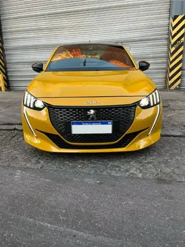 Peugeot 208 GT usado (2023) color Amarillo financiado en cuotas(anticipo $5.600.000 cuotas desde $350.000)