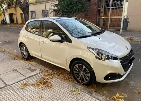 Peugeot 208 Feline 1.6 Tiptronic usado (2020) color Blanco financiado en cuotas(anticipo $5.500.000)