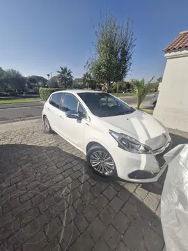 Peugeot 208 1.2L 5P Signature PureTech 82HP usado (2019) color Blanco Perla precio $7.500.000