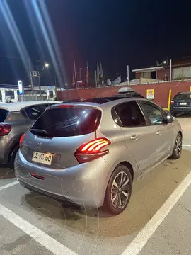 Peugeot 208 1.5L 5P Signature+ BlueHDi 100HP usado (2019) color Gris precio $8.000.000