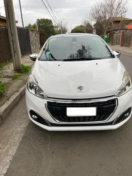 Peugeot 208 1.4L Allure e-HDi 5p usado (2016) color Blanco Banquise precio $10.200.000