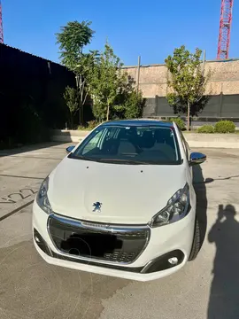 Peugeot 208 1.6L 5P Allure Pack BlueHDi 100HP usado (2018) color Blanco precio $7.990.000