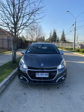 Peugeot 208 1.2L 5P Signature PureTech 82HP usado (2021) color Gris Aluminium precio $7.990.000