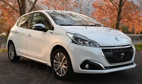 Peugeot 208 1.2L 5P Signature PureTech 82HP usado (2019) color Blanco Banquise precio $7.480.000