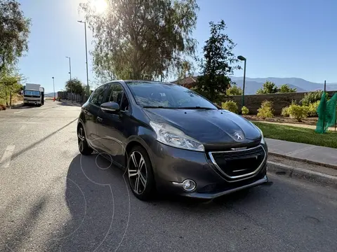 Peugeot 208 1.6L Allure Aut 5p usado (2014) color Gris Shark precio $7.200.000