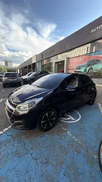 Peugeot 208 Allure usado (2018) color Azul precio $55.000.000