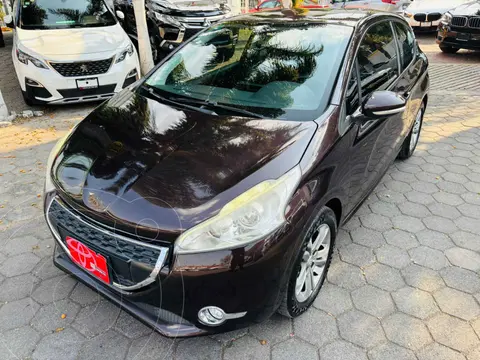 Peugeot 208 1.6L Allure 3P usado (2014) color Negro precio $105,000