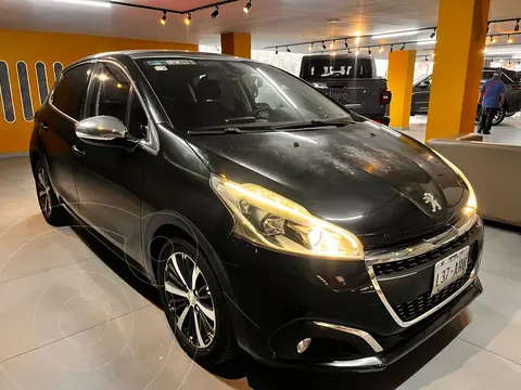 Peugeot 208 1.6L Feline Aut usado (2016) color Negro precio $155,000