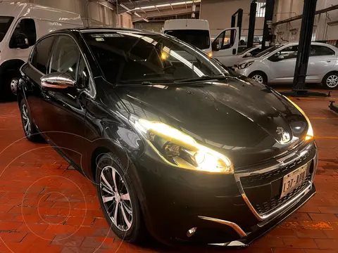 Peugeot 208 1.6L Feline Aut usado (2016) color Negro precio $155,000