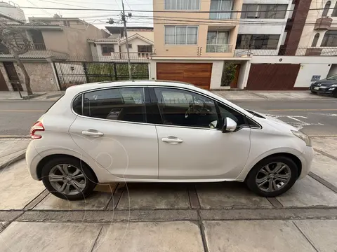 Peugeot 208 1.6 Allure usado (2014) color Blanco precio $33,500