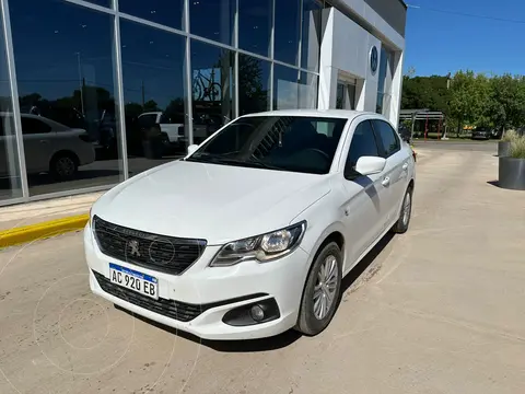 Peugeot 301 Allure 1.6 HDi usado (2018) color Blanco precio $14.500.000