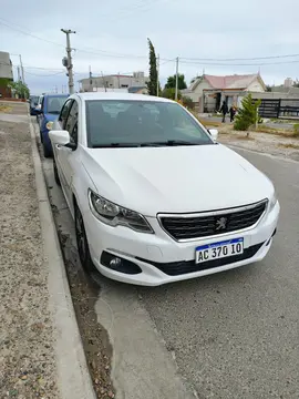 Peugeot 301 Allure 1.6 Plus usado (2018) color Blanco precio u$s10.000