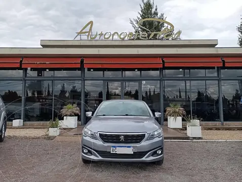 Peugeot 301 Allure 1.6 usado (2018) color Gris precio u$s11.500
