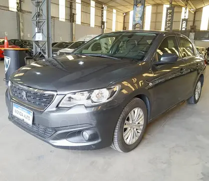 Peugeot 301 Allure 1.6 HDi usado (2017) color Gris precio $14.500.000