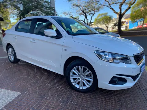 foto Peugeot 301 Allure 1.6 usado (2018) color Blanco precio $11.199.990