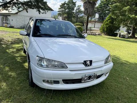 Peugeot 306 Sedan XR Boreal 4P usado (2000) color Blanco precio $5.600.000