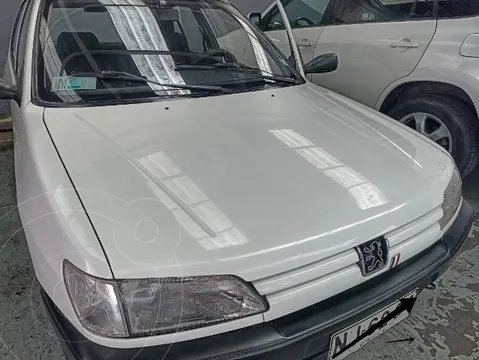 Peugeot 306  1.4L usado (1995) color Blanco precio $2.800.000