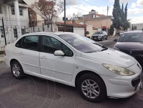 foto Peugeot 307 4P Féline Tiptronic usado (2007) color Blanco precio $70,000
