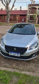 Peugeot 308 Allure HDi usado (2022) color Gris precio $25.000.000