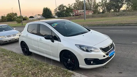 Peugeot 308 Allure Plus usado (2016) color Blanco precio u$s14.000