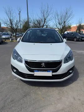 Peugeot 308 Feline HDi usado (2017) color Blanco Nacre precio $21.500.000