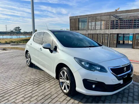 Peugeot 308 Feline THP Tiptronic usado (2018) color Blanco financiado en cuotas(anticipo $8.000.000)