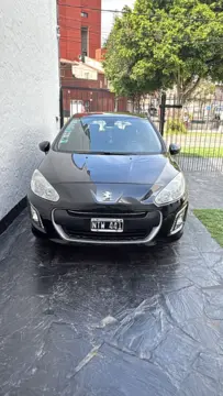 Peugeot 308 Allure HDi NAV usado (2014) color Negro precio u$s10.600
