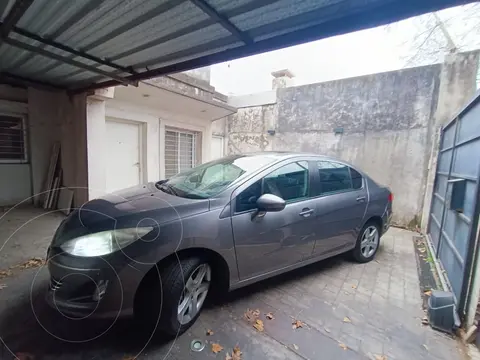 Peugeot 408 Allure usado (2013) color Gris Grafito precio $10.900.000