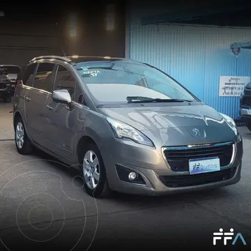 Peugeot 5008 Allure Tiptronic usado (2016) color Gris precio $19.500.000