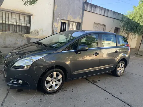 Peugeot 5008 Allure 7 plazas Plus usado (2013) color Gris Shark precio u$s12.000