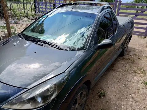 Peugeot Hoggar Escapade usado (2013) color Gris Grafito precio $12.000.000