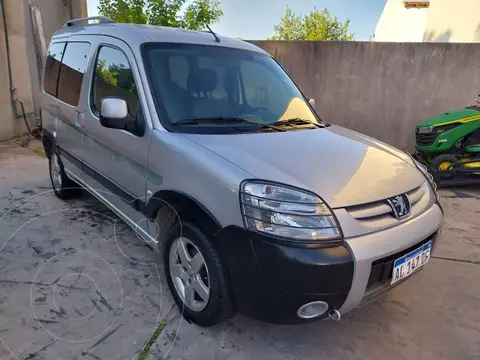 Peugeot Partner Patagonica 1.6 usado (2018) color Gris financiado en cuotas(anticipo $4.000.000 cuotas desde $200.000)