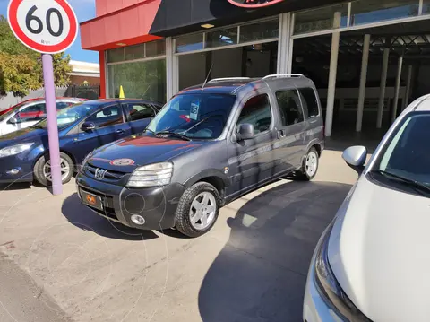 foto Peugeot Partner Patagónica VTC Plus usado (2016) color Gris Grafito precio $15.500.000