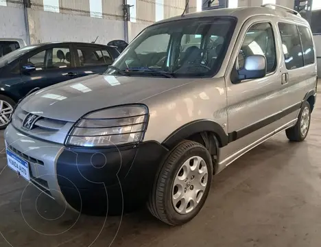 Peugeot Partner PARTNER PATA. 1.6 VTC       L10/17 usado (2014) color Plata precio $13.200.000