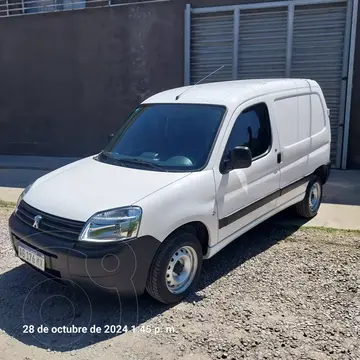 Peugeot Partner Furgon Confort 1.6 usado (2023) color Blanco financiado en cuotas(anticipo $2.500.000 cuotas desde $250.000)