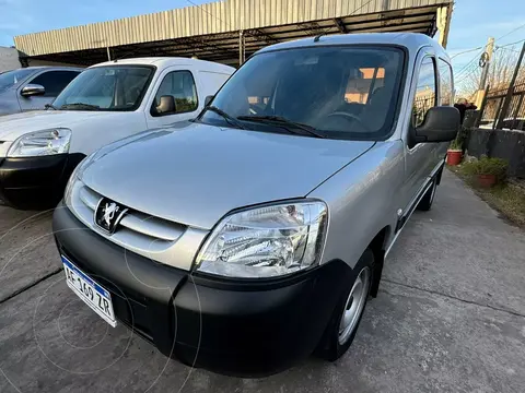 Peugeot Partner Furgon Confort 1.6 usado (2022) color Gris Aluminium financiado en cuotas(anticipo $4.500.000 cuotas desde $200.000)