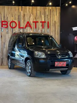 Peugeot Partner PARTNER PATA. 1.6 VTC       L10/17 usado (2013) color darkblue precio $13.500.000