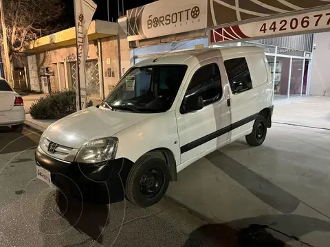 foto Peugeot Partner Furgón Confort HDi usado (2011) color Blanco precio $9.500.000