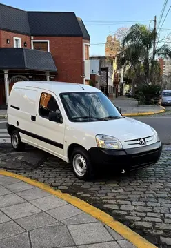 Peugeot Partner Furgon Confort 1.6 usado (2020) color Blanco Banquise financiado en cuotas(anticipo $4.500.000)