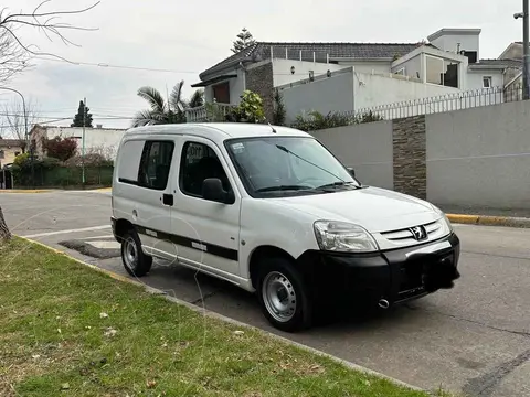 Peugeot Partner Furgon Confort 1.6 usado (2021) color Blanco financiado en cuotas(anticipo $3.200.000 cuotas desde $250.000)