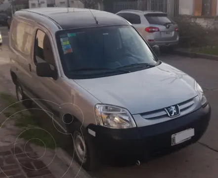 foto Peugeot Partner Furgón Presence HDi usado (2014) color Gris Aluminium precio $3.100.000