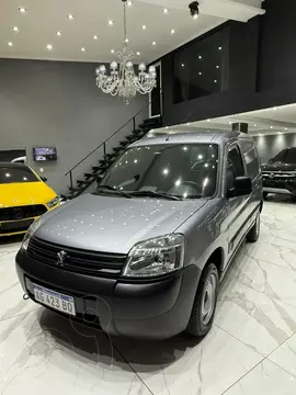 Peugeot Partner Furgon Confort 1.6 usado (2024) color Gris Aluminium financiado en cuotas(anticipo $5.000.000)