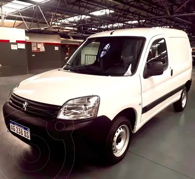 Peugeot Partner Furgon Confort 1.6 usado (2024) color Blanco Banquise financiado en cuotas(anticipo $6.000.000)