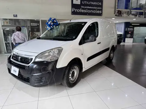 Peugeot Partner HDi Maxi usado (2017) color Blanco financiado en mensualidades(enganche $54,499 mensualidades desde $4,169)