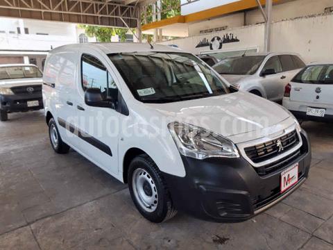 foto Peugeot Partner HDi usado (2019) color Blanco precio $210,000