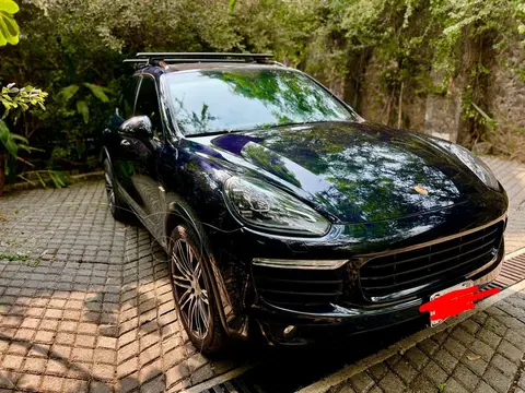 Porsche Cayenne E-Hybrid 3.0L usado (2016) color Azul Oscuro precio $390,000